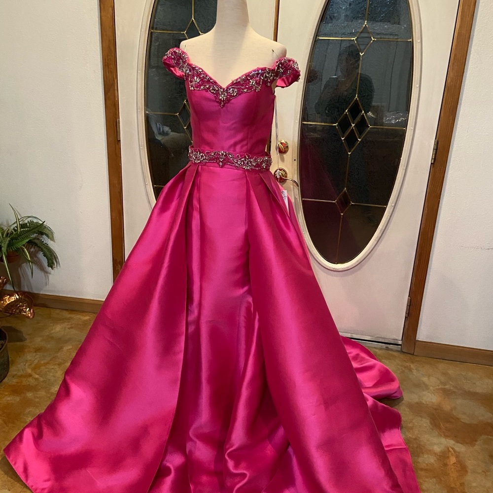 Vienna Pageant Dress - Picture 7 of 8